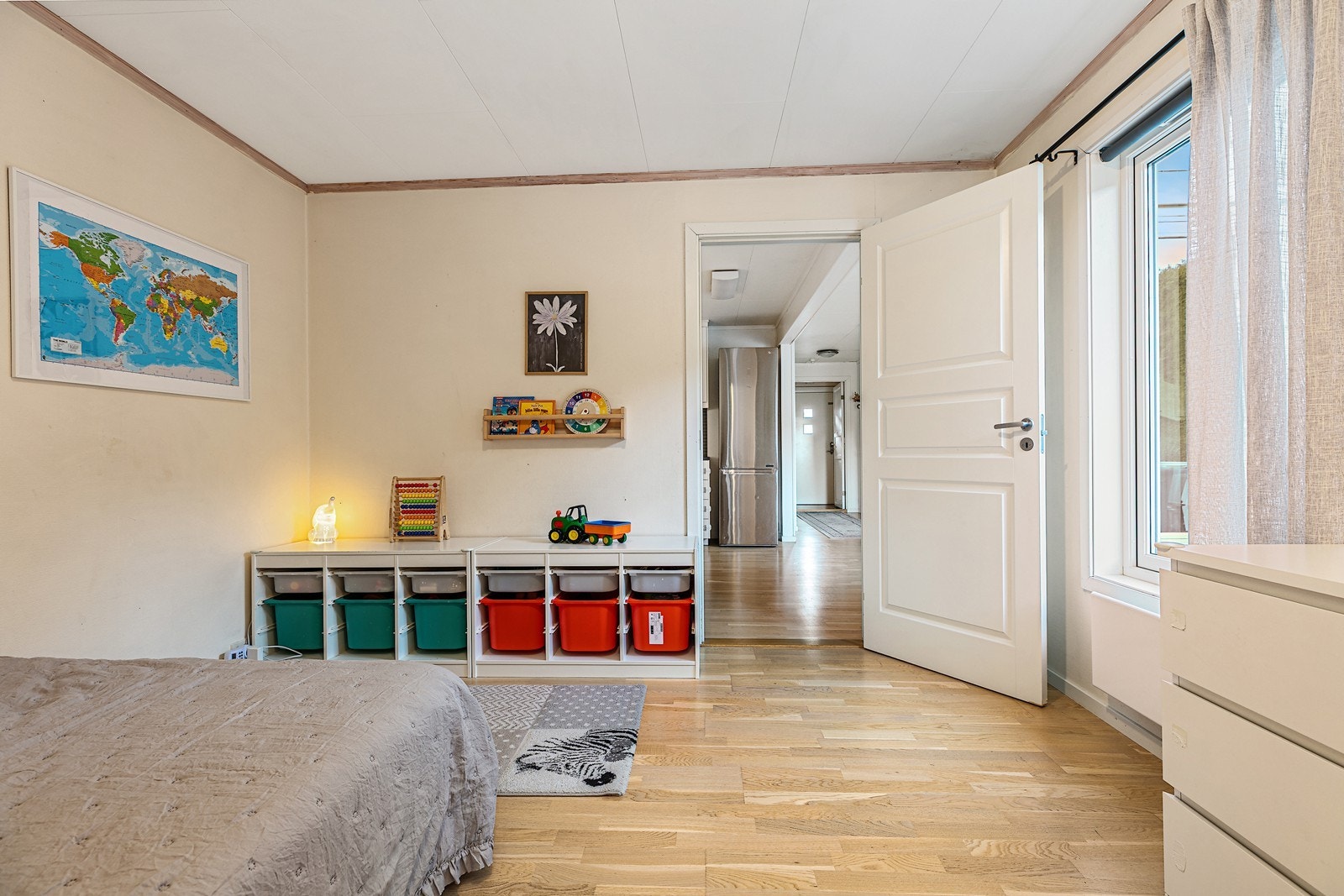 Et hyggelig rom - ideelt som barnerom, gjesterom eller kontor. Galleribilde