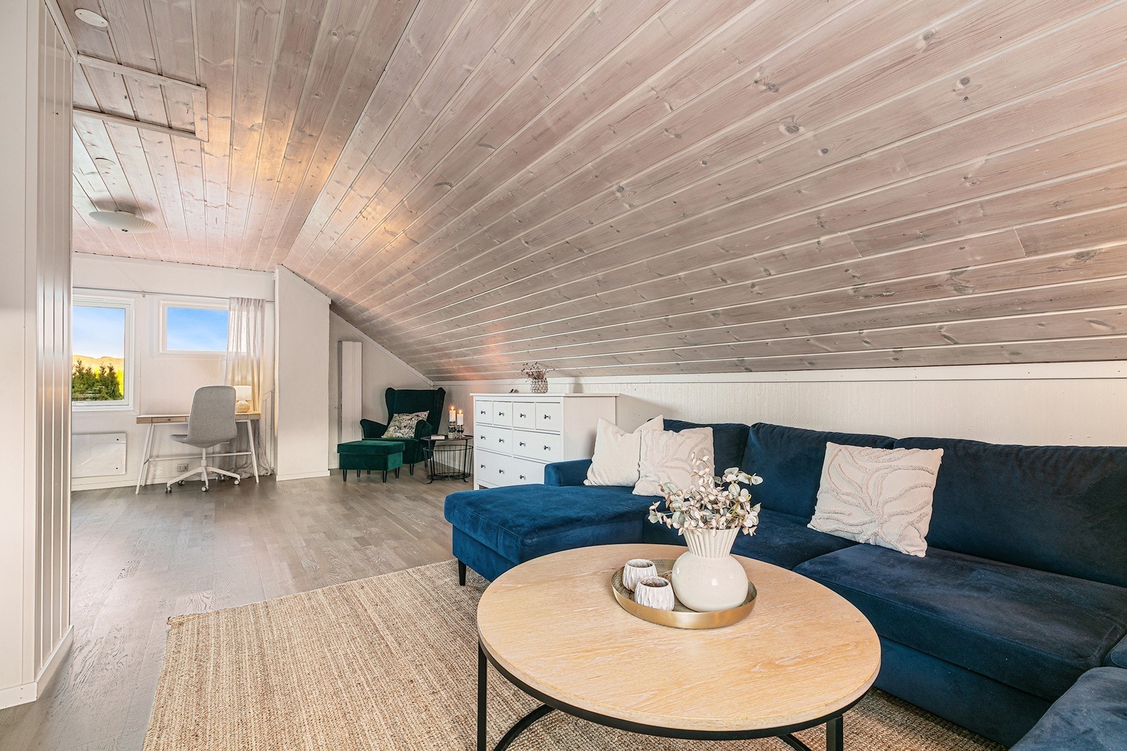 Rommet gir gode møbleringsmuligheter for ulike soner. Galleribilde