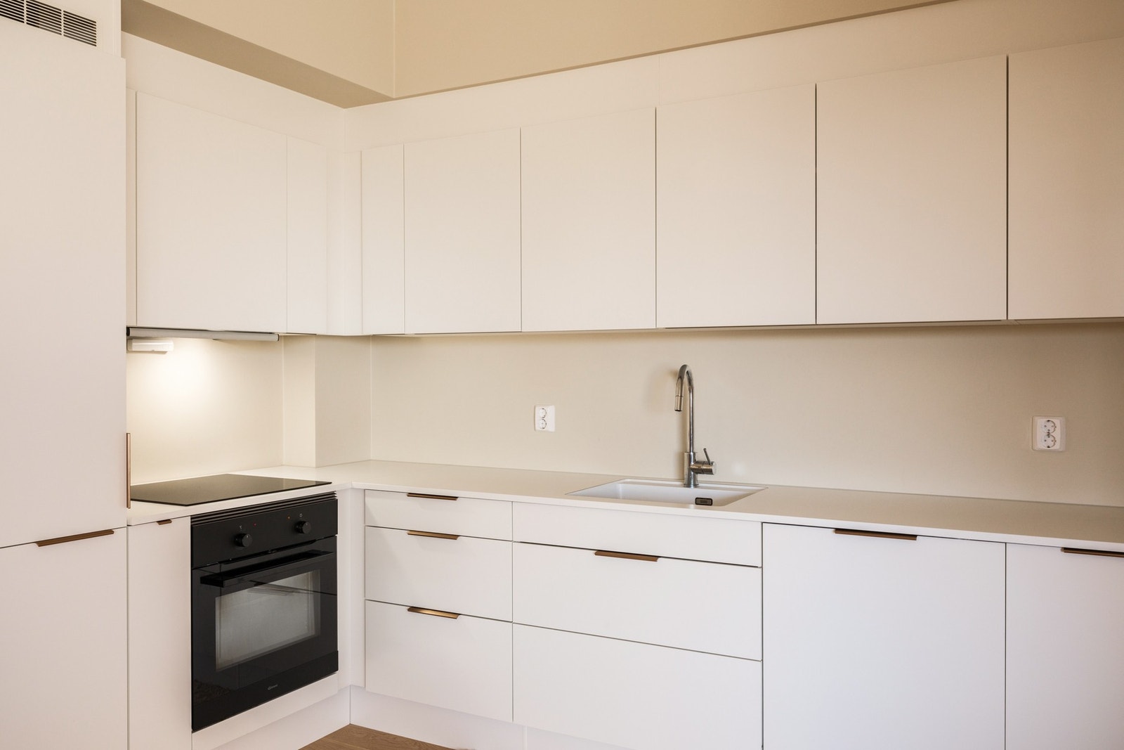 Det er godt med skap- og benkeplass Galleribilde