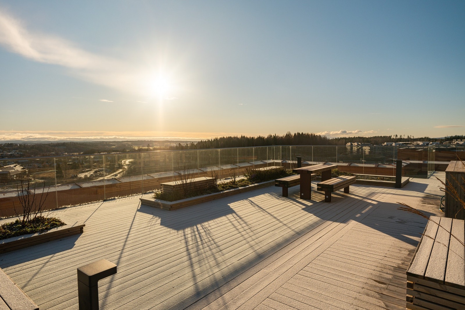 Beboerne i sameiet har tilgang til en flott takterrasse med nydelig utsikt Galleribilde
