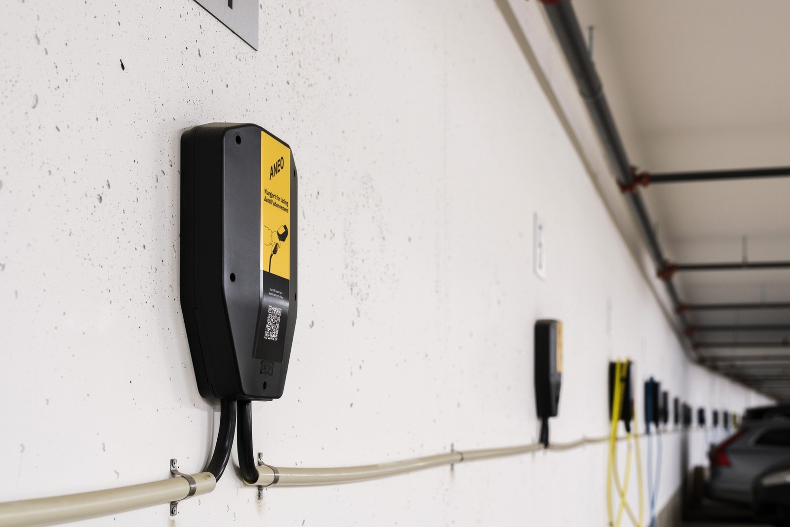 Det er montert lader for el-bil Galleribilde