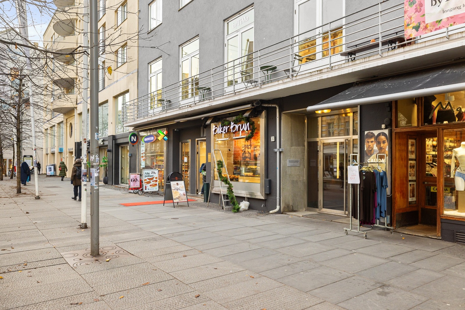 I nær omkrets fra leiligheten finner du flere spennende restaurantopplevelser og koselige kaféer. Galleribilde