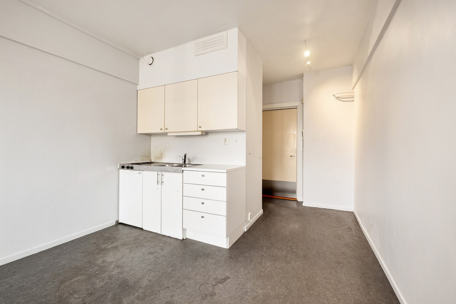 Oppvarming og varmtvann er inkludert i månedlige fellesutgifter, som per i dag ligger på kr 4.019. Galleribilde