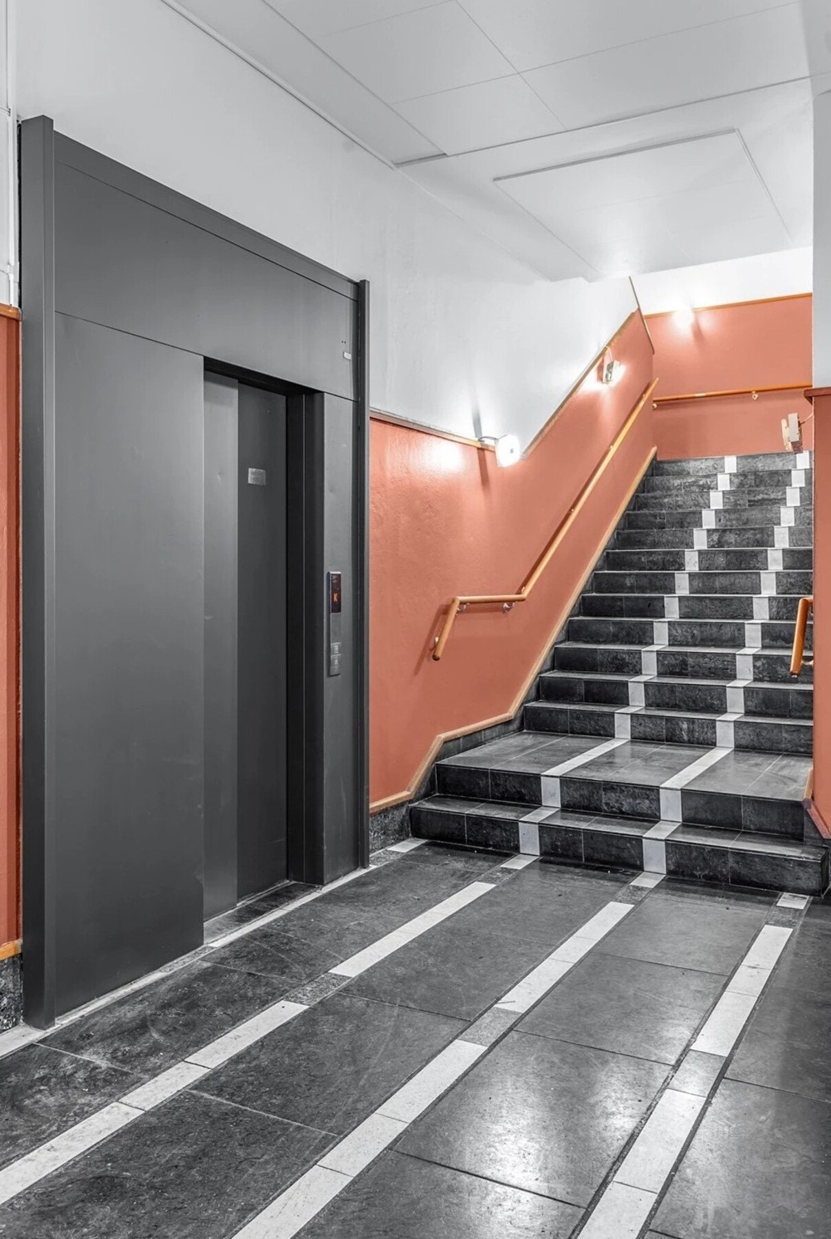 Boligen ligger i syvende etasje med heisadkomst. Galleribilde