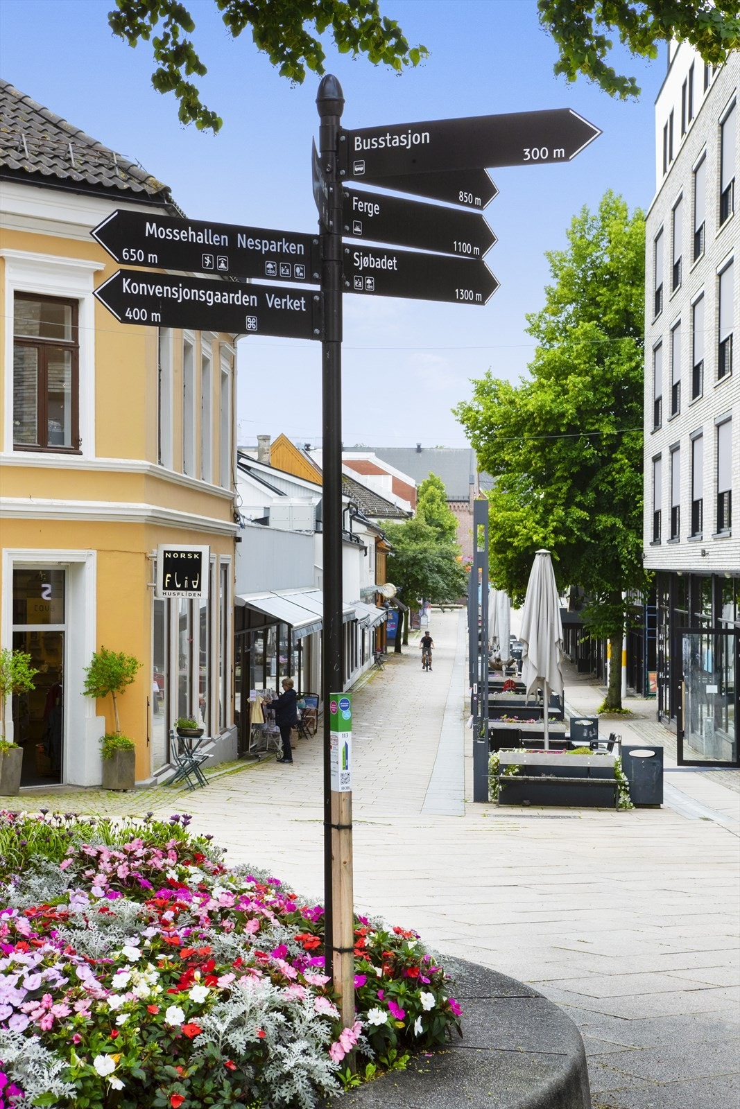 Rett utenfor døren har du gågaten i Moss sentrum med et bredt utvalg av spisesteder og butikker. Galleribilde