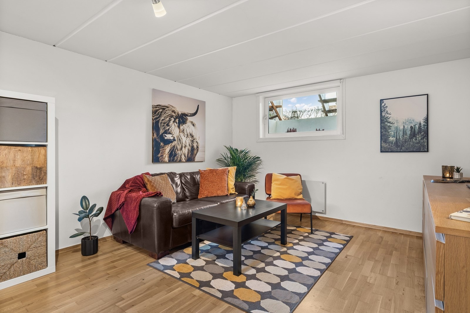 Det gjøres oppmerksom på at kjellerstue ikke er byggemeldt og godkjent. Galleribilde