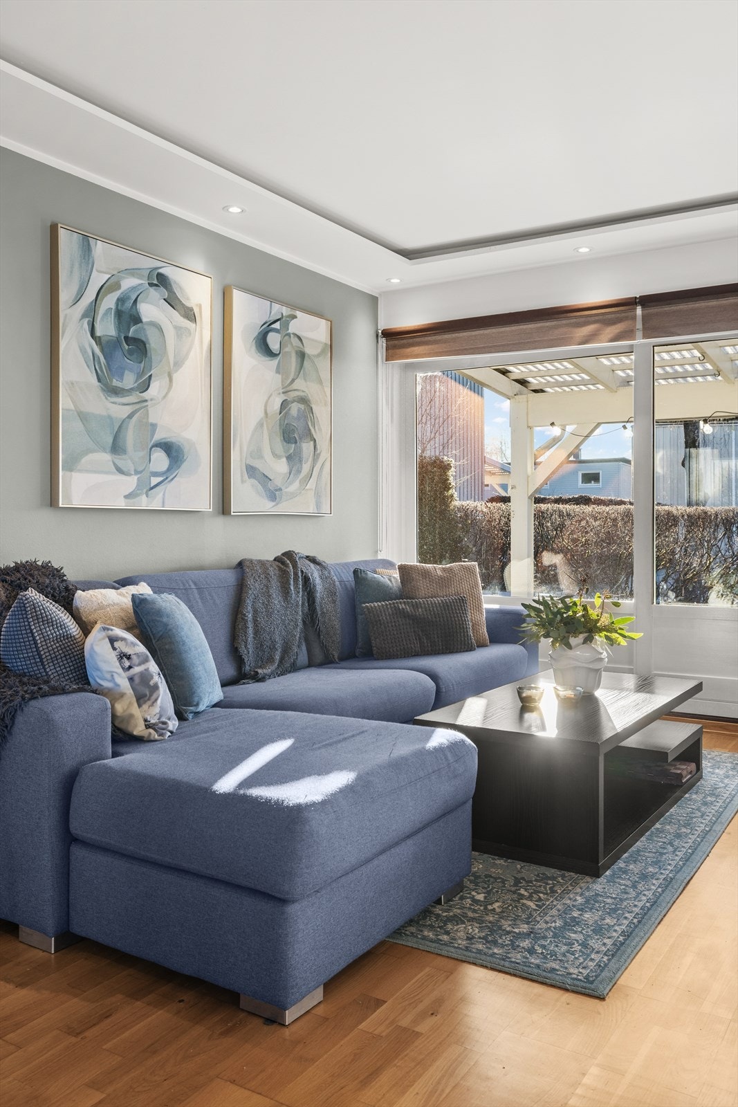 Det er 3-stavs eikeparkett på alle gulv, foruten baderom og entrè. Galleribilde