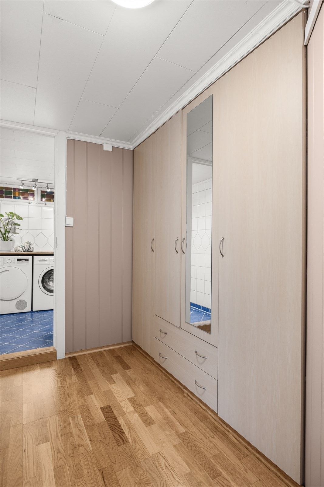 Rikelig med oppbevaringsplass er gjennomgående. Galleribilde