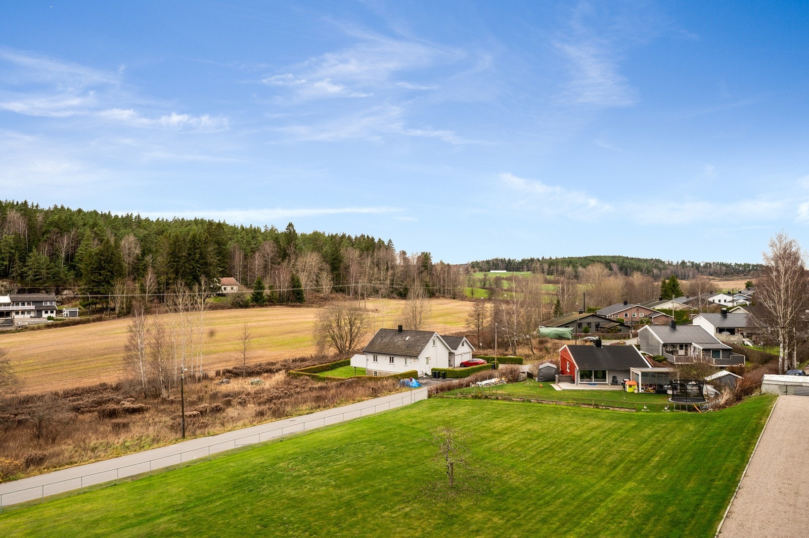 Området gir en landlig følelse, samtidig som det er sentralt plassert mellom Sarpsborg og Fredrikstad. Galleribilde