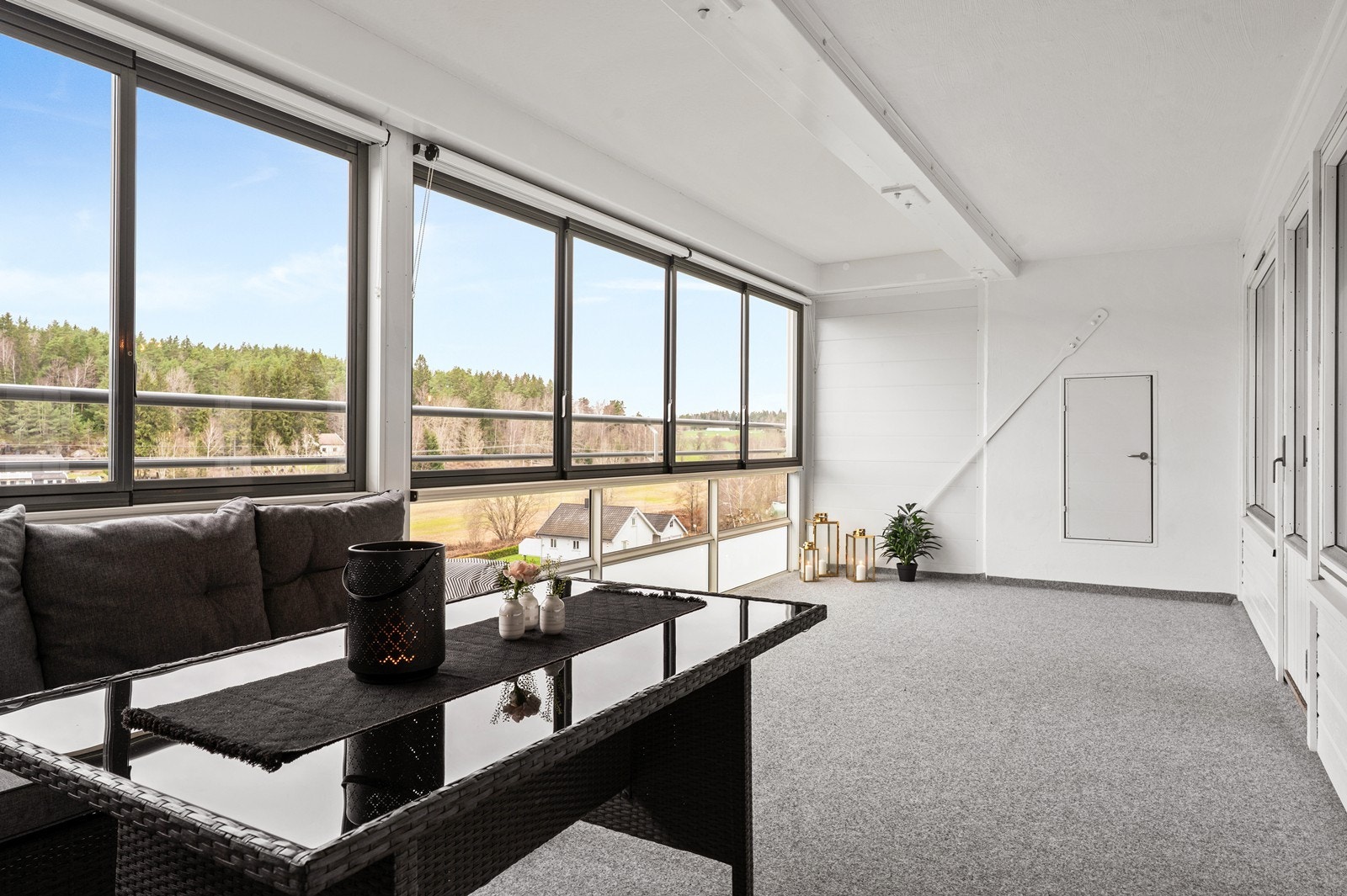 Glassflatene kan enkelt åpnes, noe som gir et fleksibelt uterom store deler av året. Galleribilde