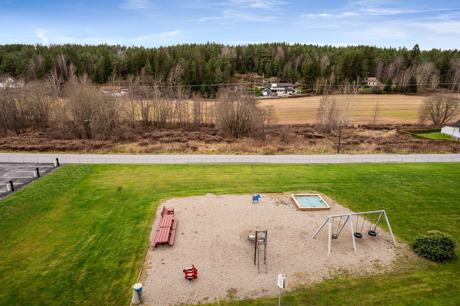 Nærheten til skog og mark gir gode turmuligheter, blant annet på Greåkerstien. Galleribilde