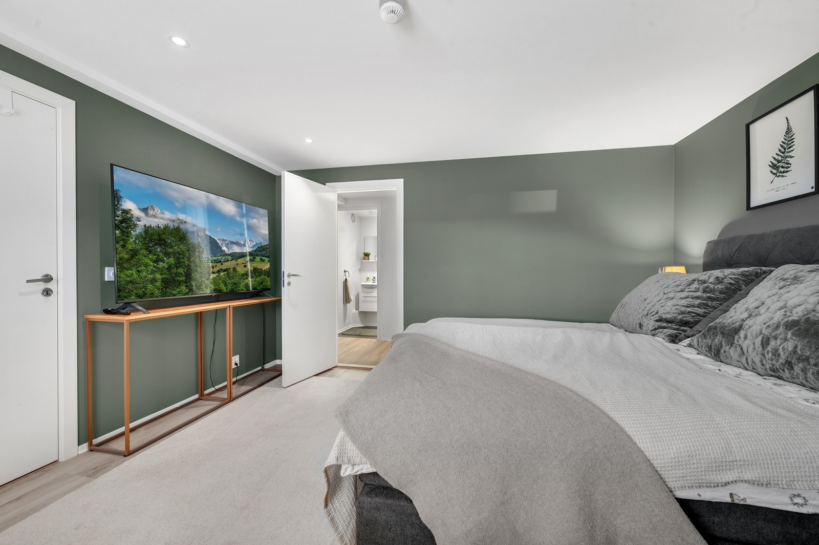 Gjennomgang til ekstra soverom, eventuelt "walk-in" closet og toalettrom. Galleribilde