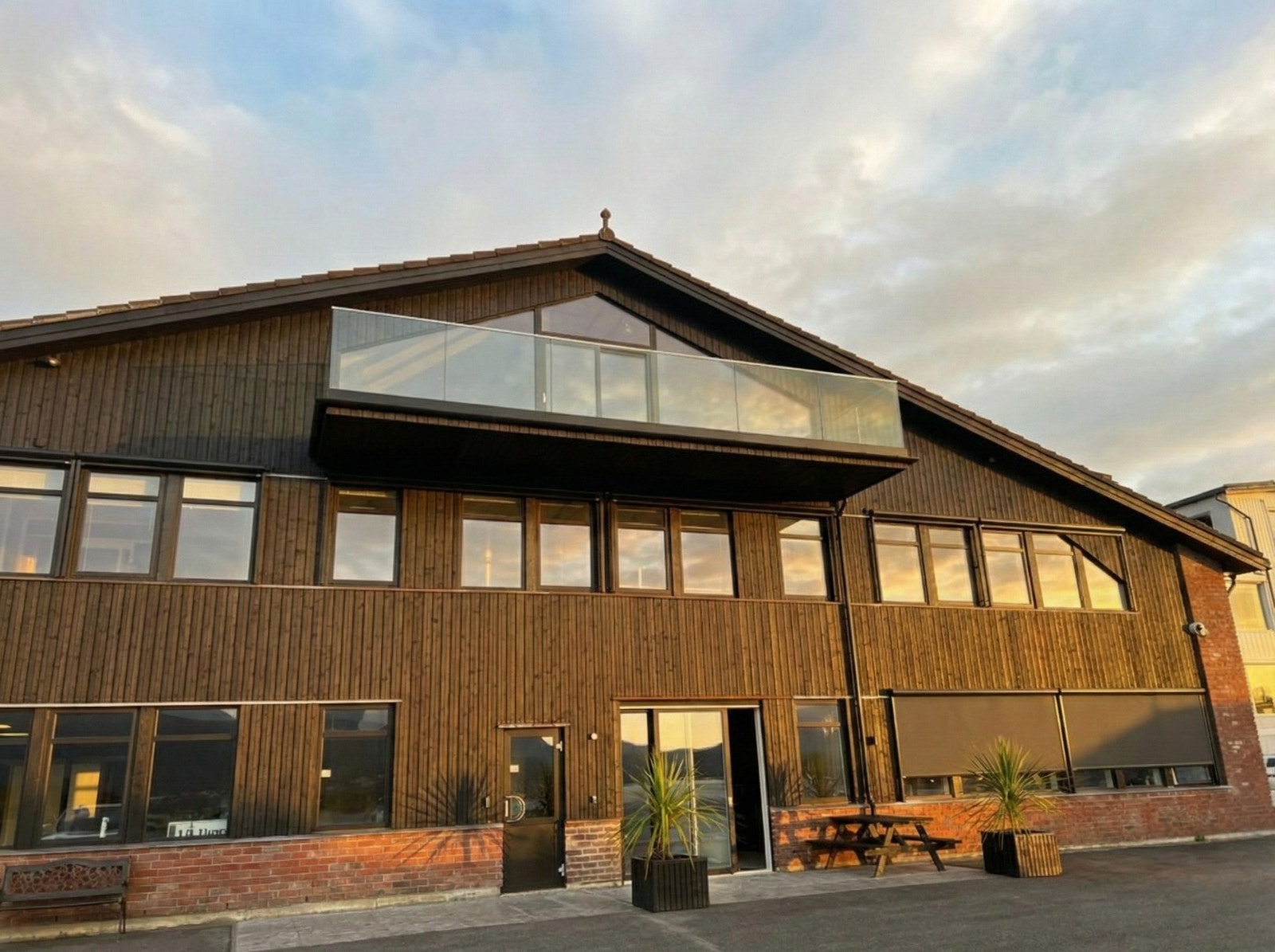 Flott balkong mot sjøen Galleribilde