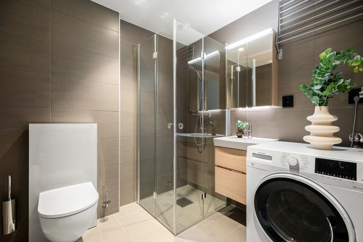 Store flotte bad. Se i 3D visning for bad som medfølger leiligheten til bilder i denne annonsen Galleribilde