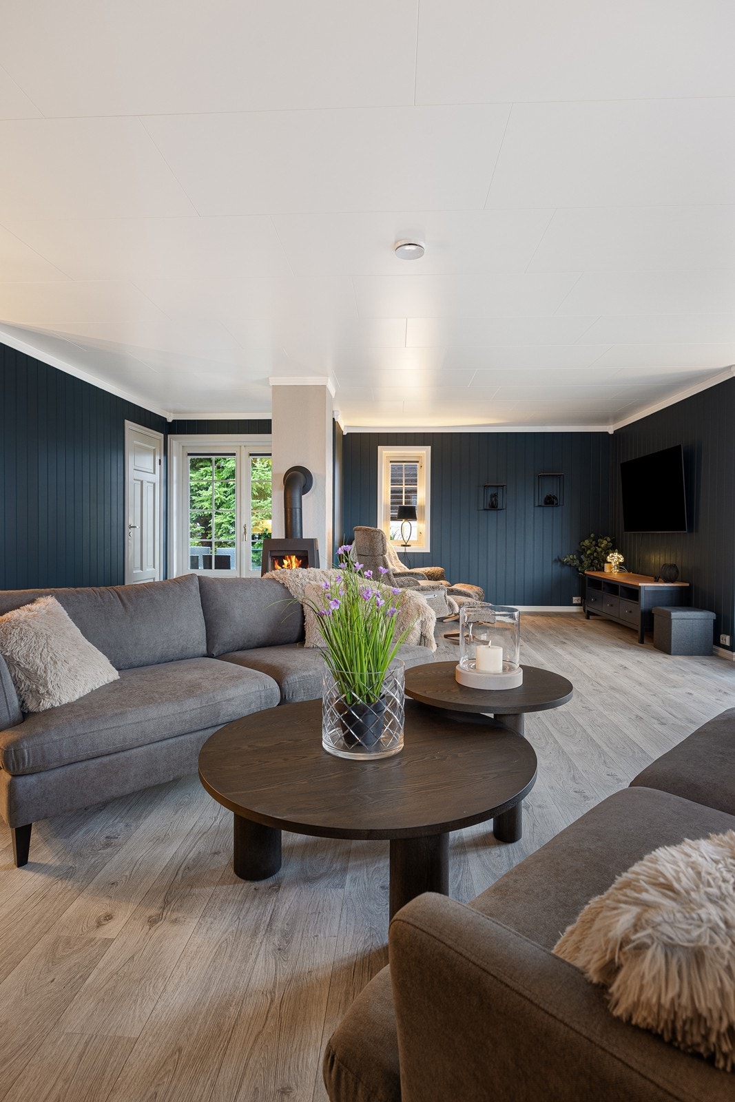 I stuen er det fine møbleringsmuligheter til sofagruppe. Galleribilde