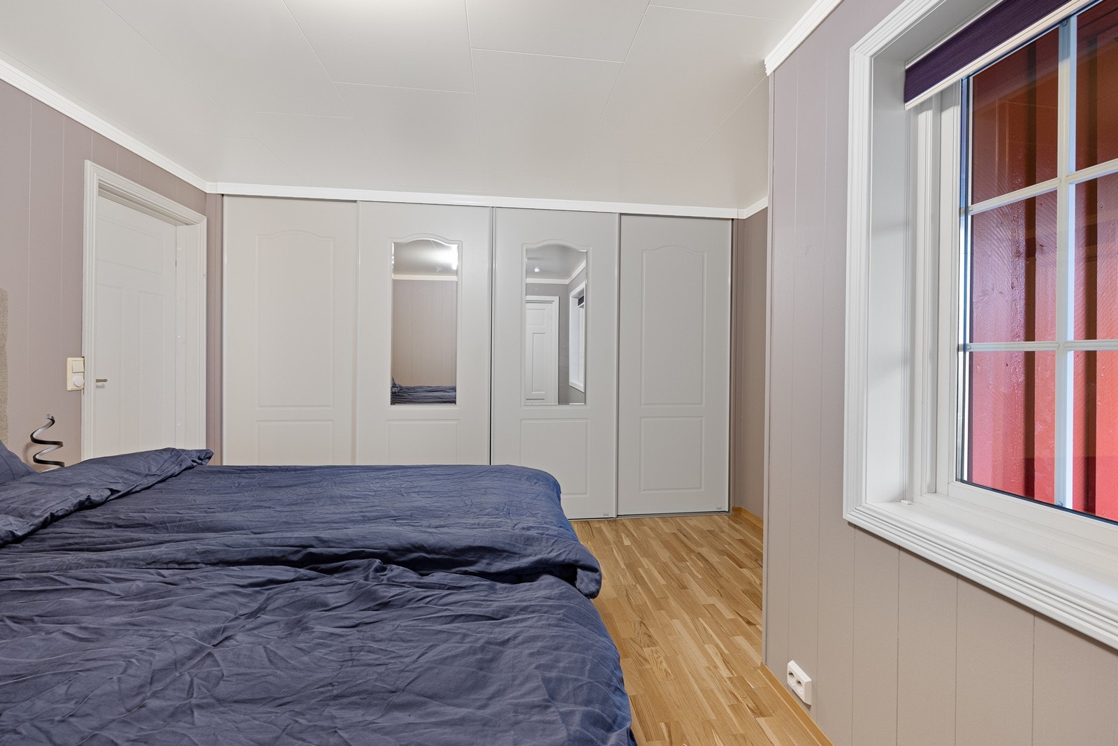 Parkettgulv og malte vegger gir et tidløst preg. Galleribilde