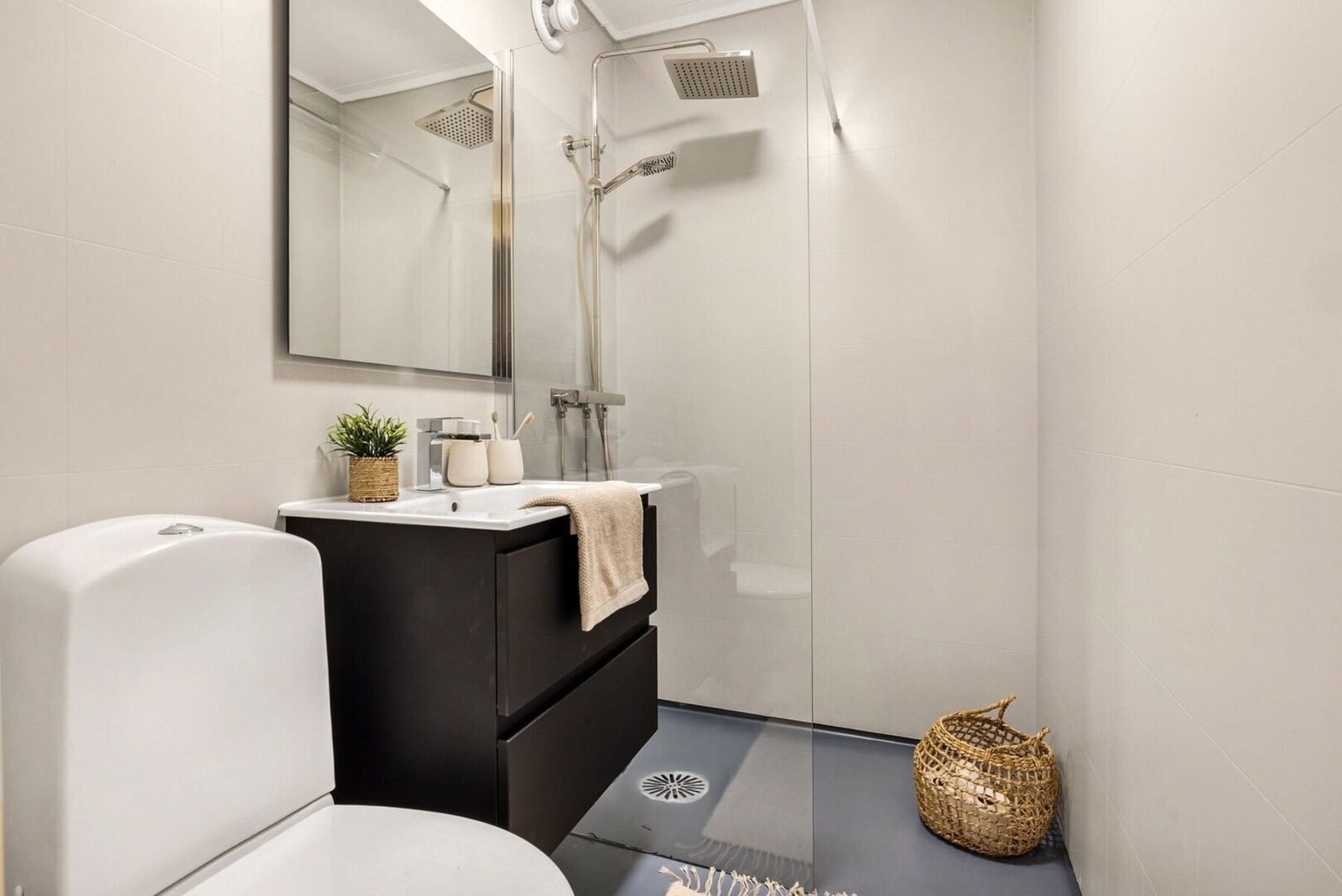 Badet er nylig oppgradert med nymalte overflater og nye installasjoner. Galleribilde