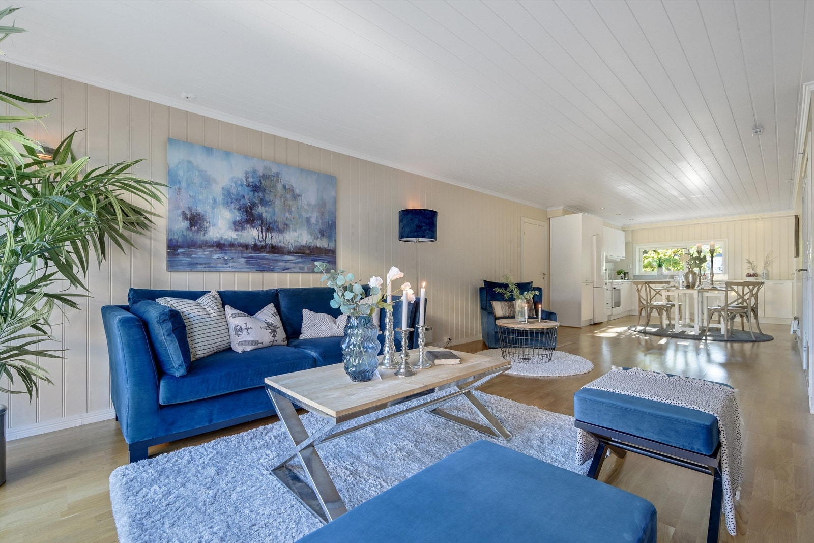 Attraktiv og innholdsrik 4-romsleilighet, sentrumsnært i Tønsberg - Garasjeplass, heis, balkong, rolig og barnevennlig! Galleribilde