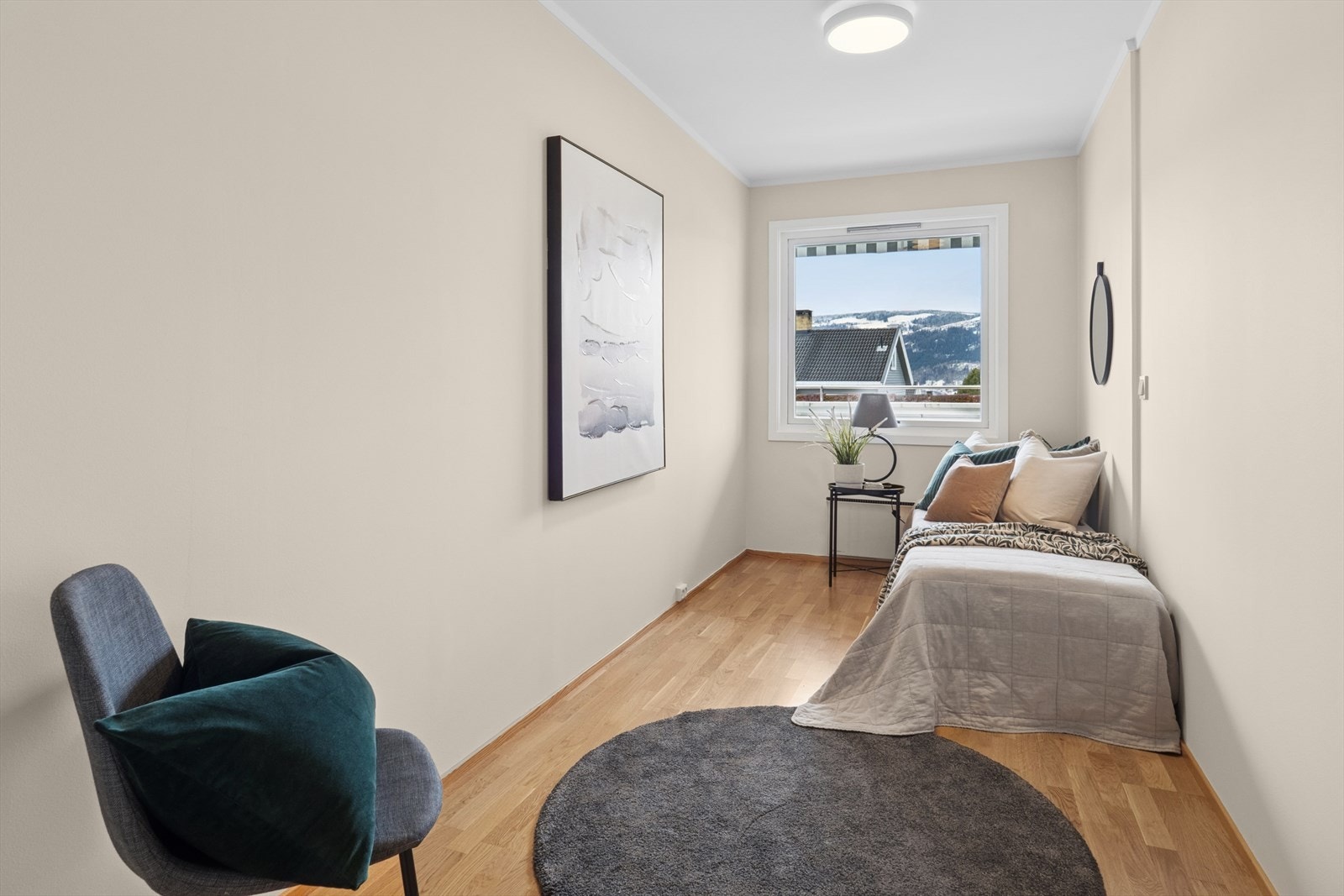 Det er to soverom i leiligheten som er kjekt til gjester eller som arbeidsrom. Galleribilde