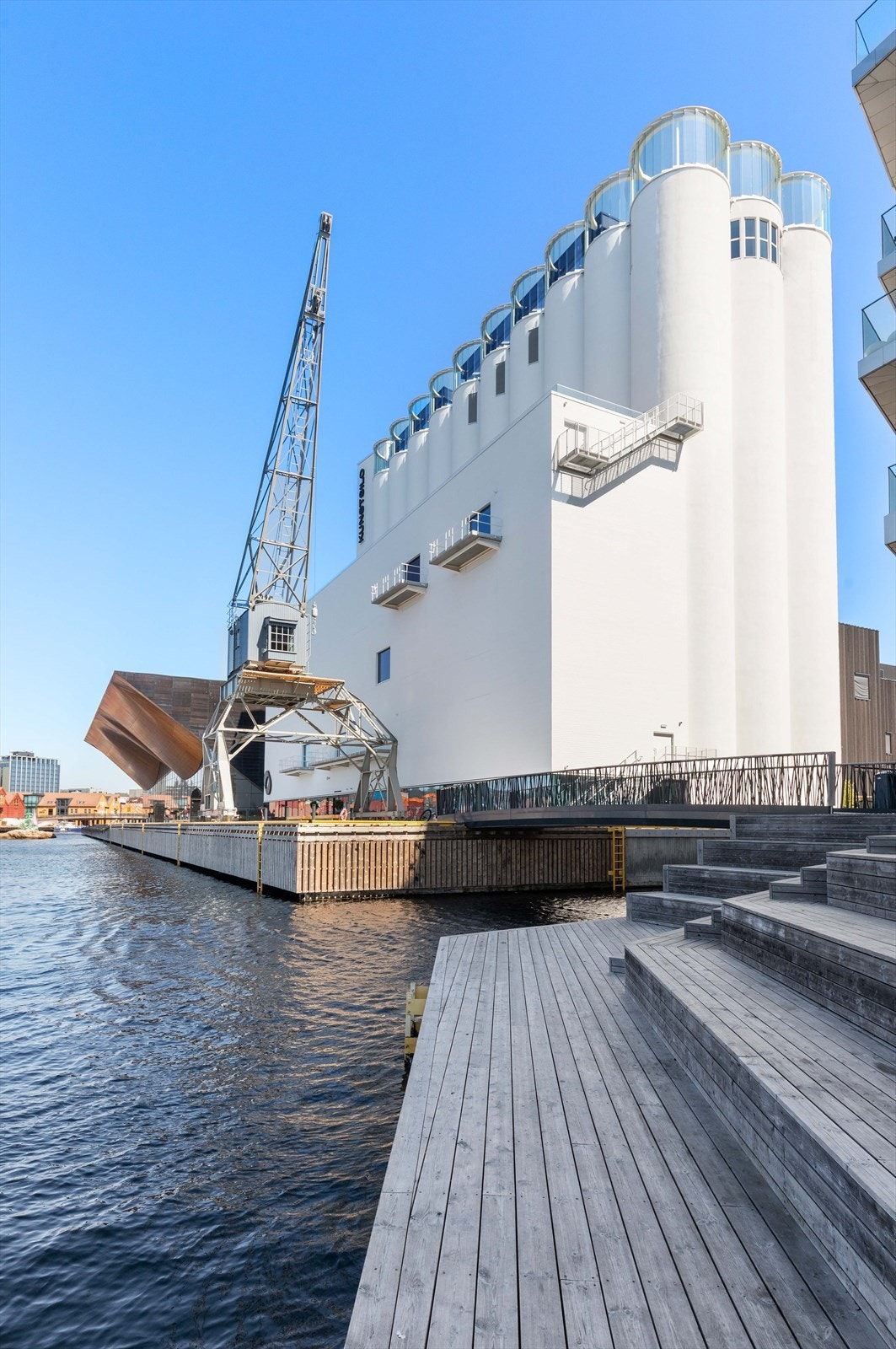 Kunstsiloen ligger like ved. Galleribilde