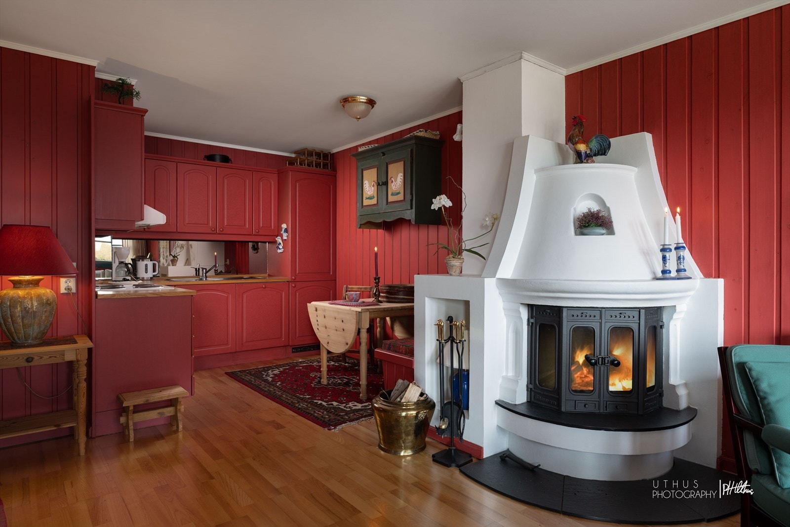 Leiligheten har en åpen stue/kjøkkenløsning Galleribilde