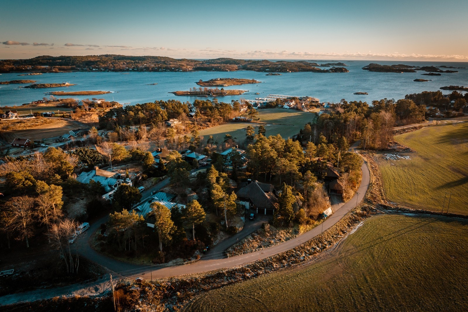 Kort vei til Bjønnes og Viksfjord Galleribilde