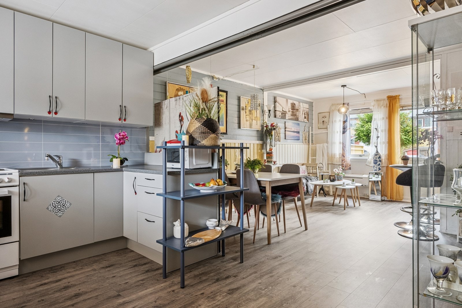 Nytt kjøkken, kjøkken gulv og hvitevarer 2018 Galleribilde