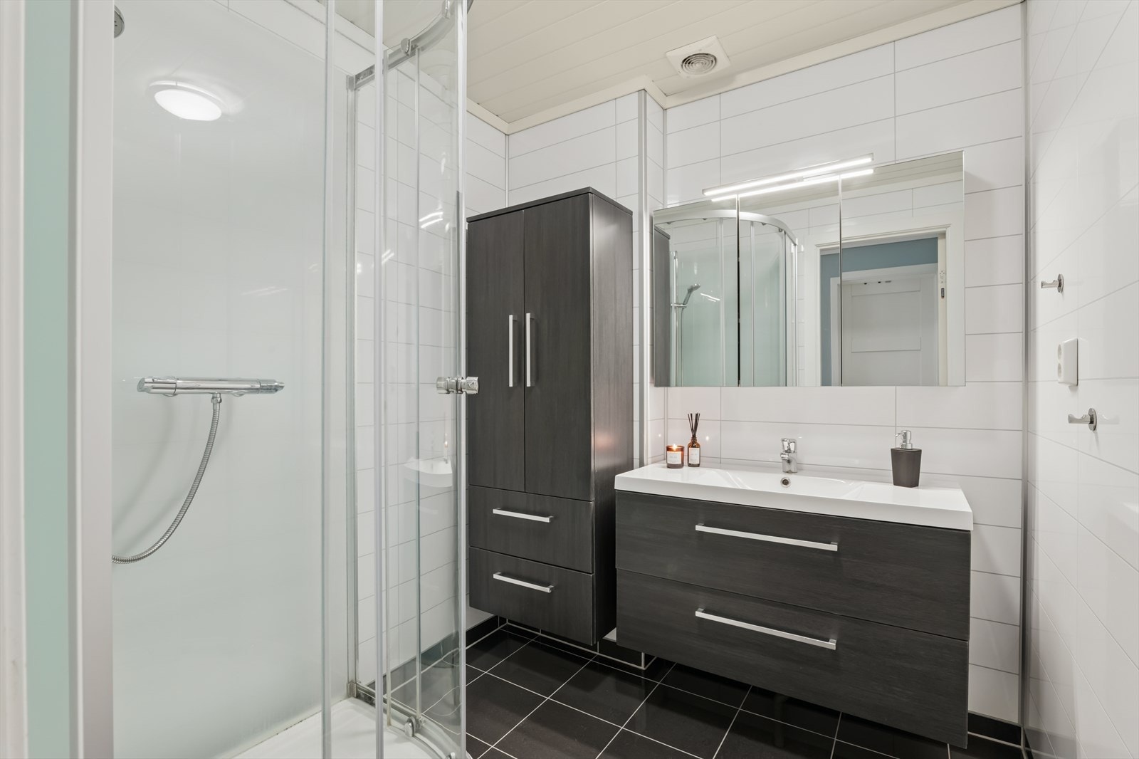 Tidløst og delikat bad fra 2015 Galleribilde