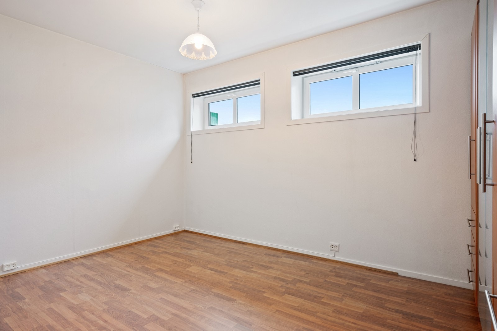 Hovedsoverommet har plass til dobbeltseng samt garderobeløsning. Galleribilde