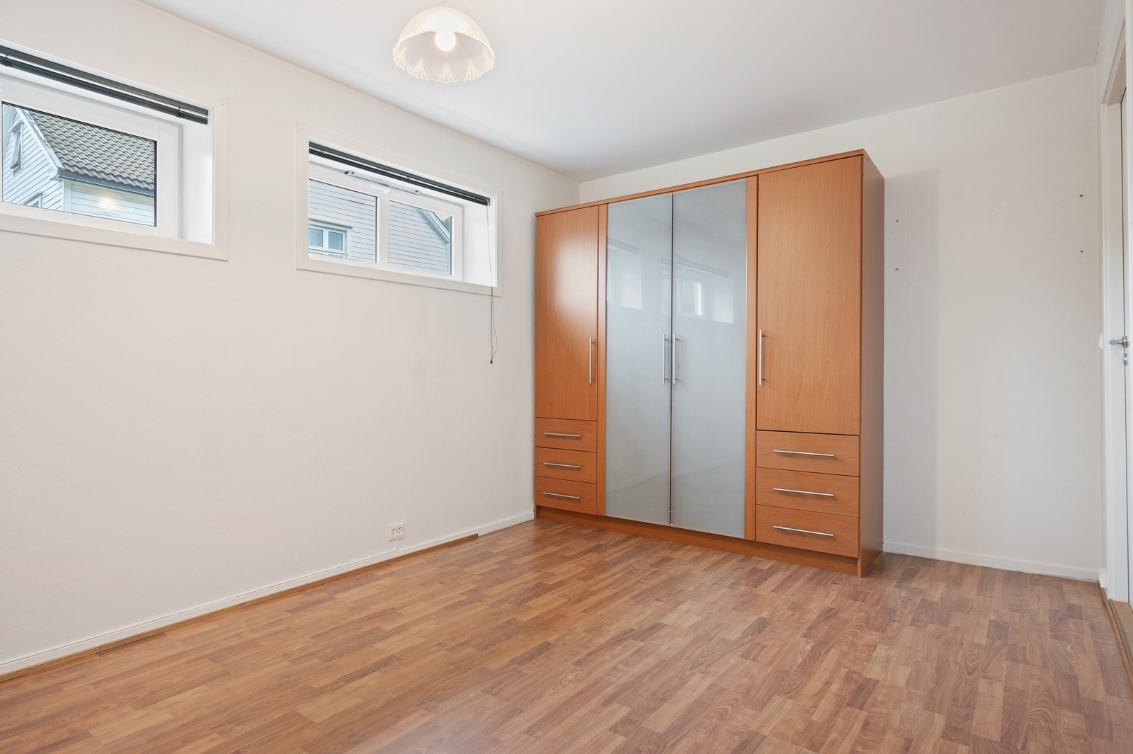 Hovedsoverommet er av god størrelse og har lyse overflater. Galleribilde