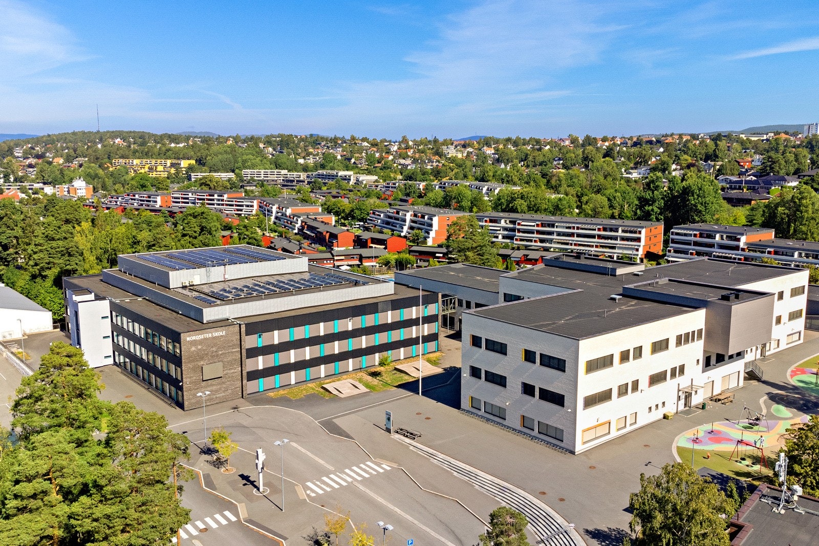 Fra eiendommen er det kort gangavstand til Nordseter barne- og ungdomsskole. Galleribilde