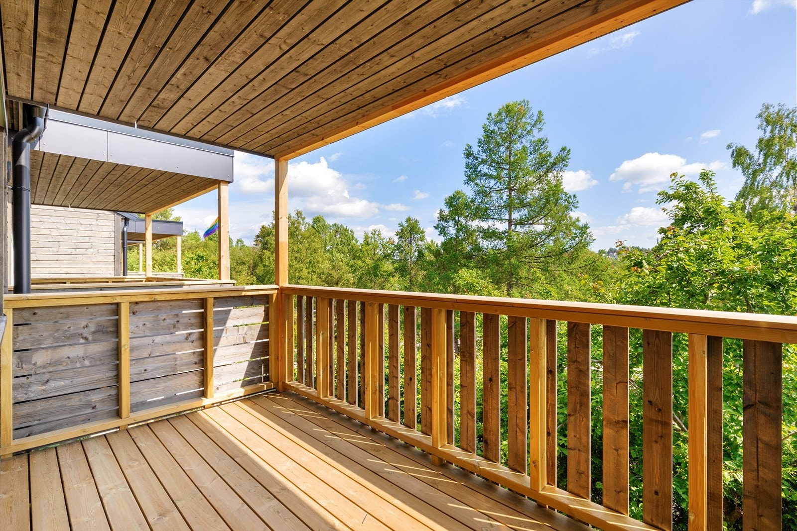 Trivelig utsyn mot grøntarealer. Mye sol Galleribilde