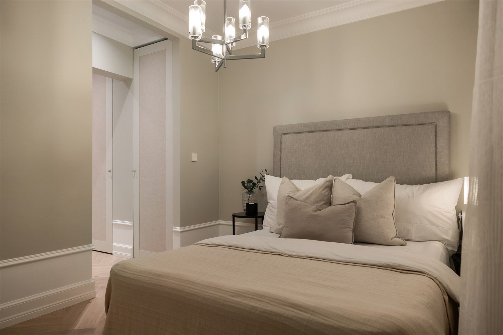 Opplegg for vaskemaskin i skap med waterguard. Galleribilde