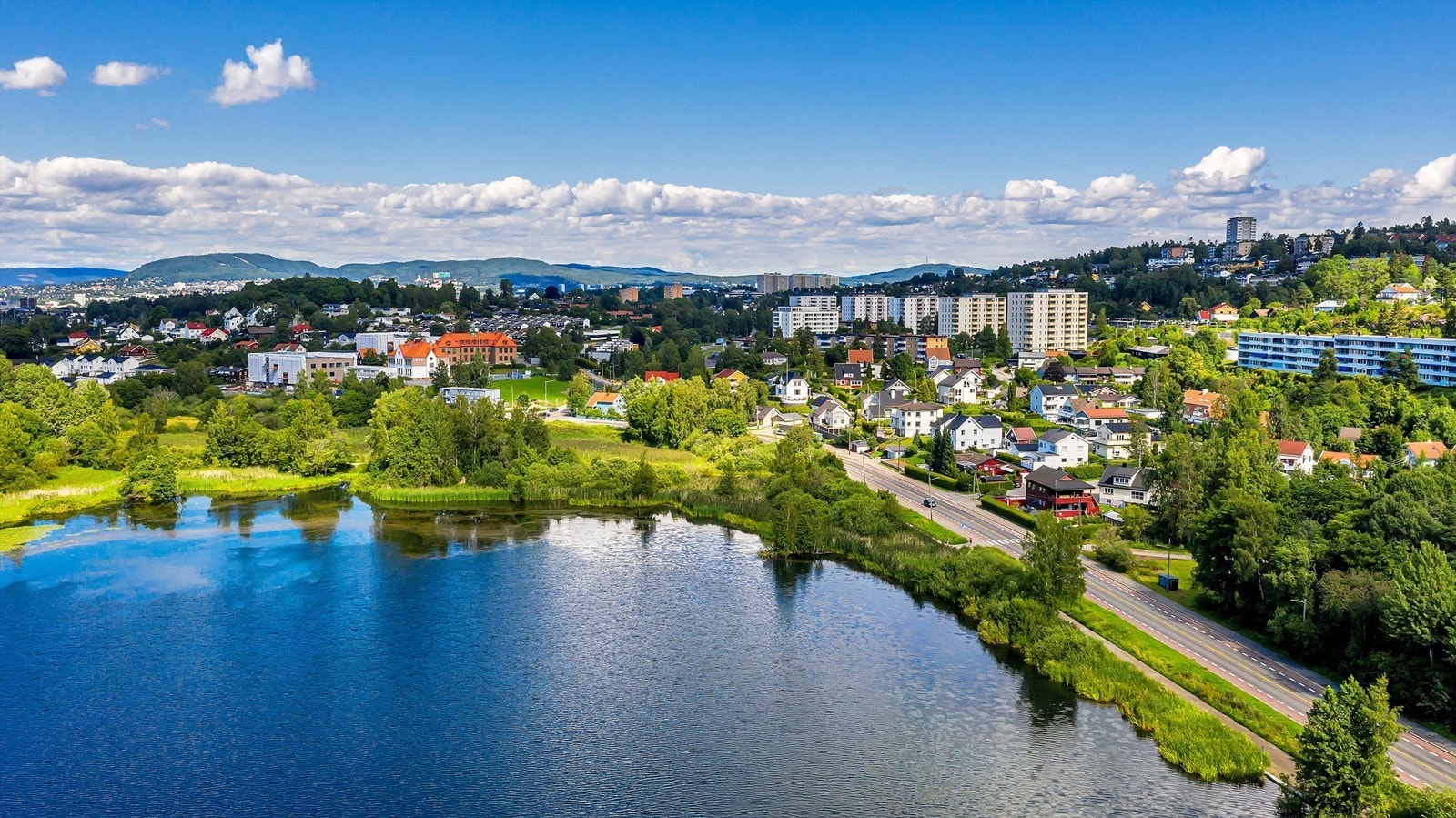 Østensjøvannet ligger 10 minutter unna. Flotte turmuligheter året rundt og tursti videre inn i Østmarka. Galleribilde