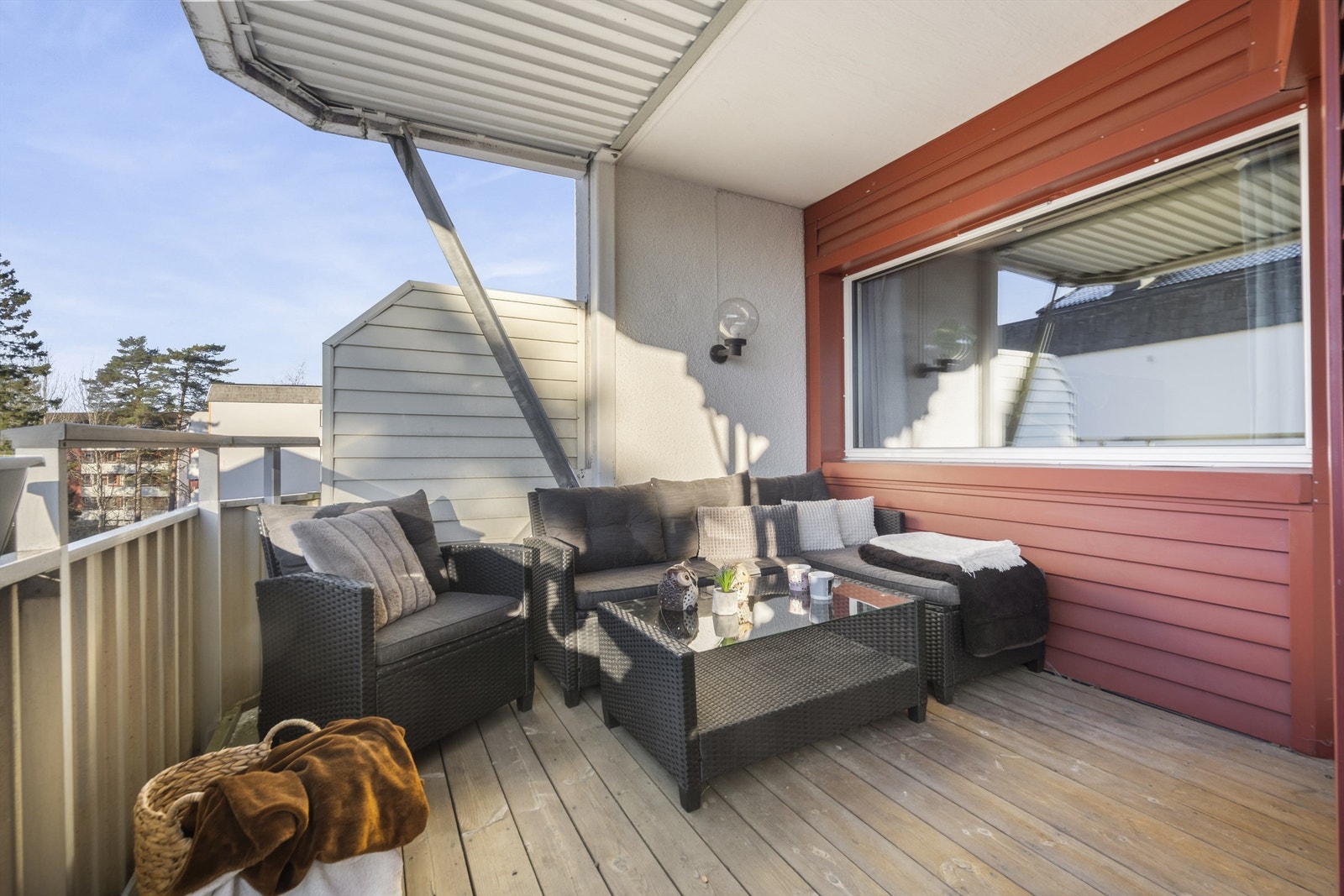 Balkongen vender mot vest. Galleribilde