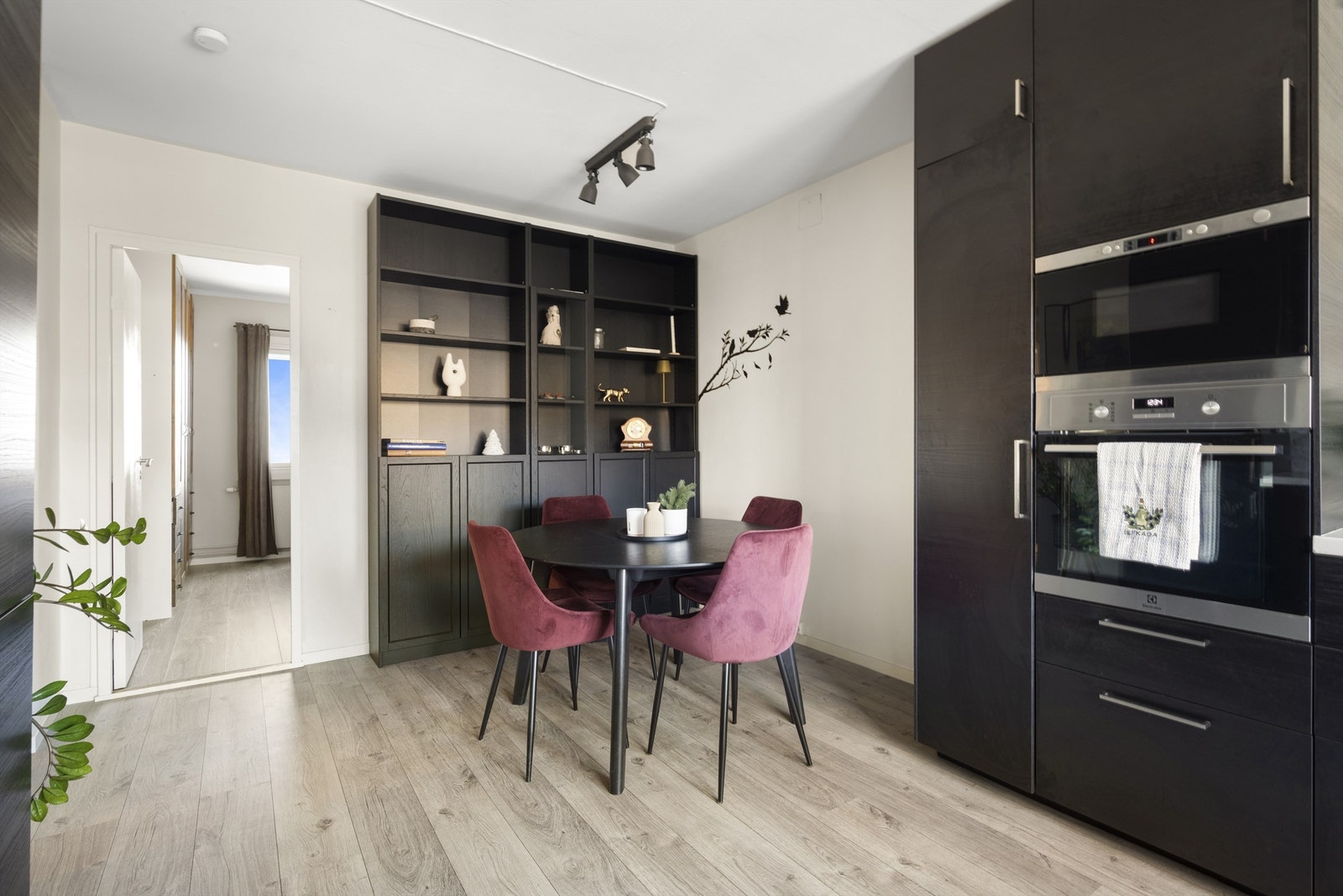 God plass til et større bord på kjøkkenet. Galleribilde