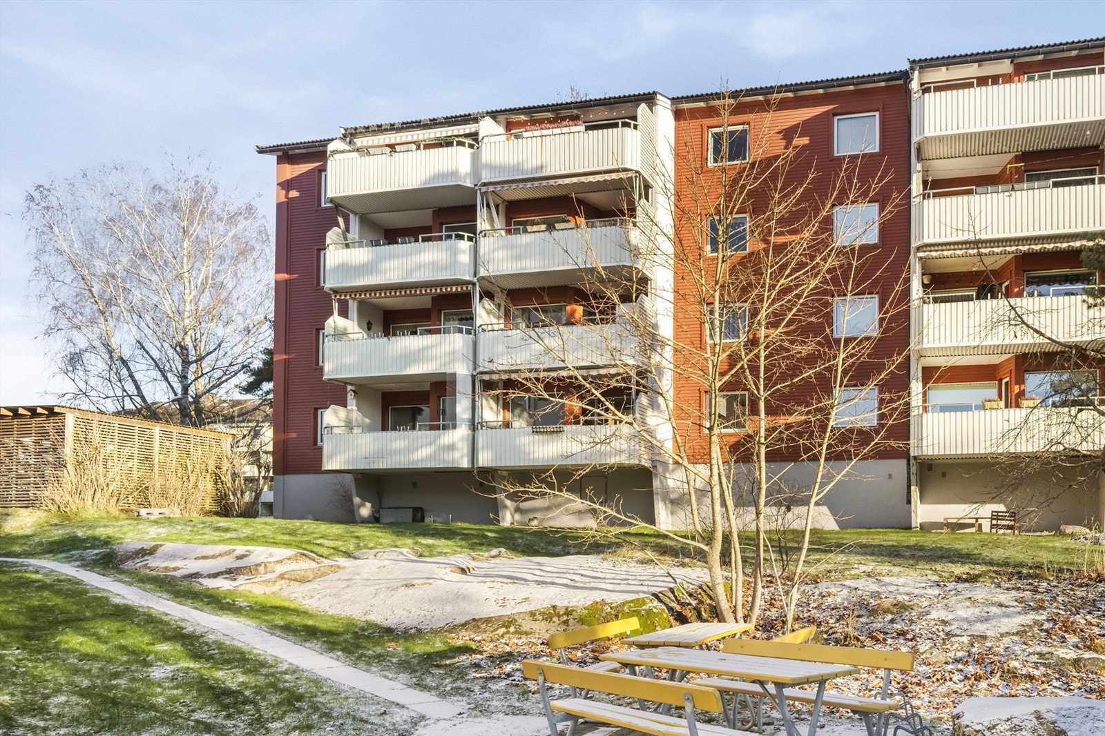 Fellesarealer og fasade fra vest. Galleribilde