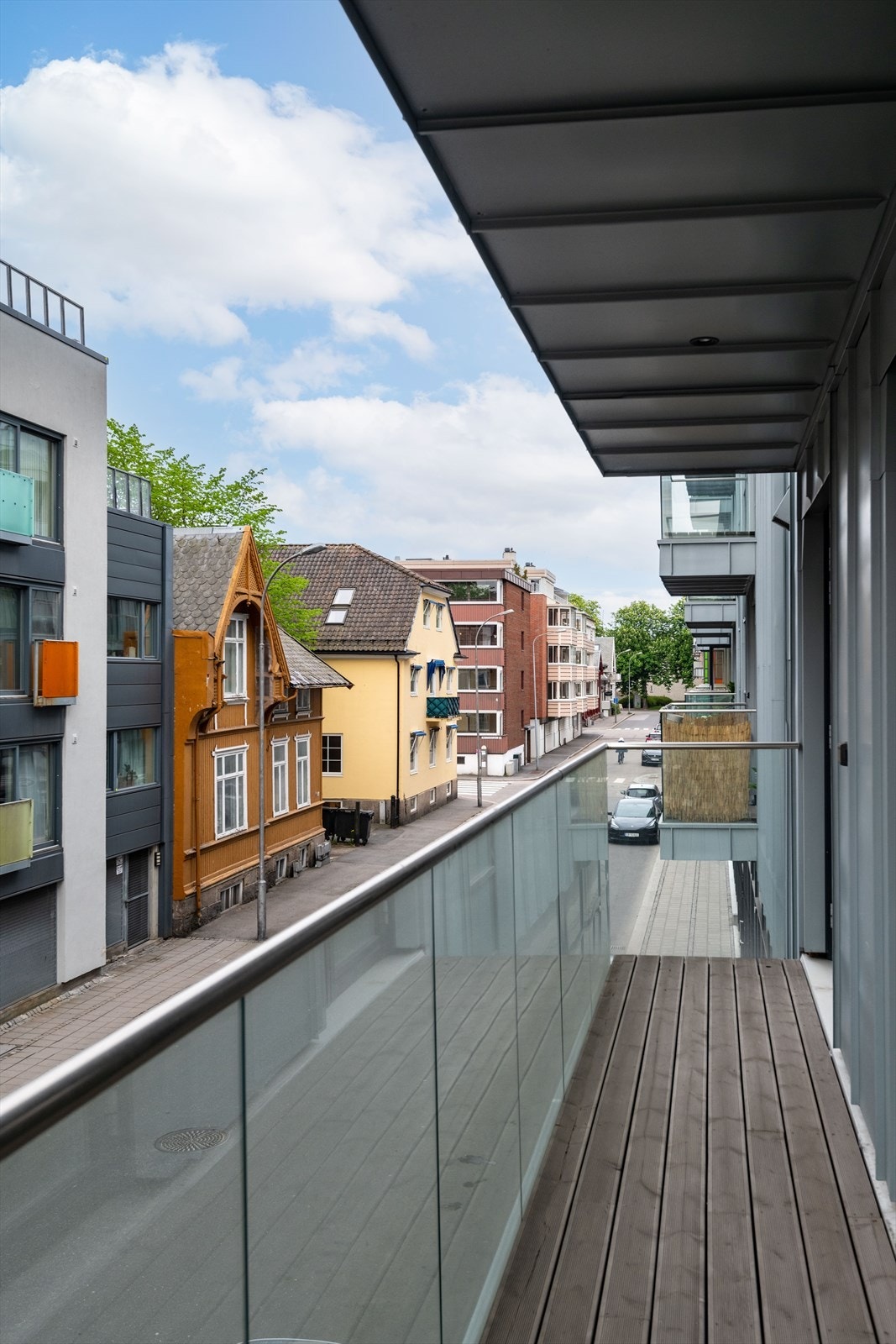 Begge soverommene har adkomst til felles balkong på ca. 7 kvm. Galleribilde