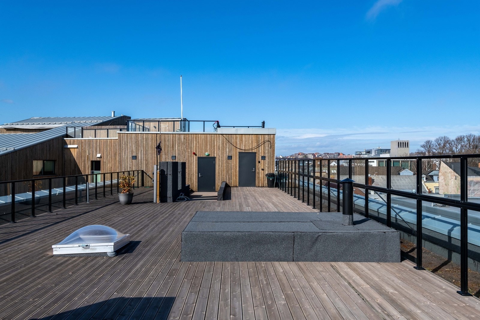 Takterrasse - Perfekt for de varme sommerdagene! Galleribilde