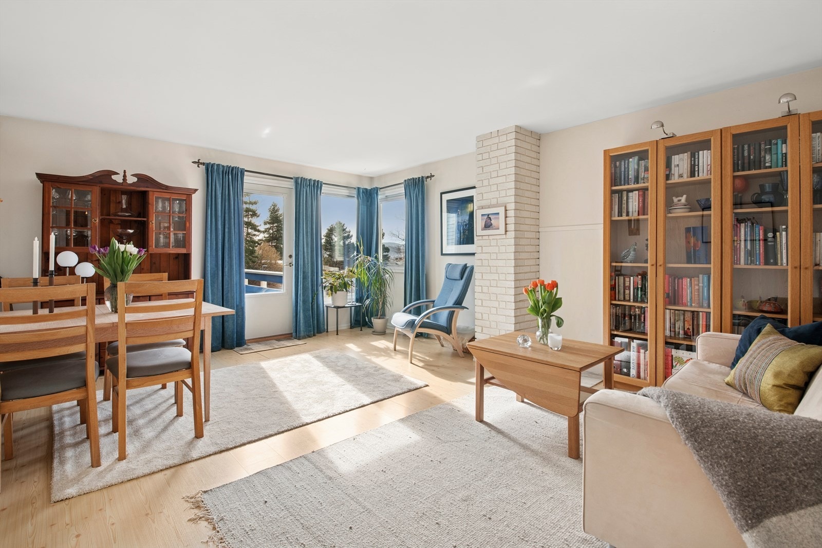 I 1. etasje ligger den usjenerte stuen. Galleribilde