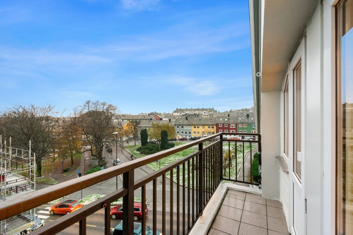 Balkong i øvre etasje ut fra soverom 1&2 Galleribilde