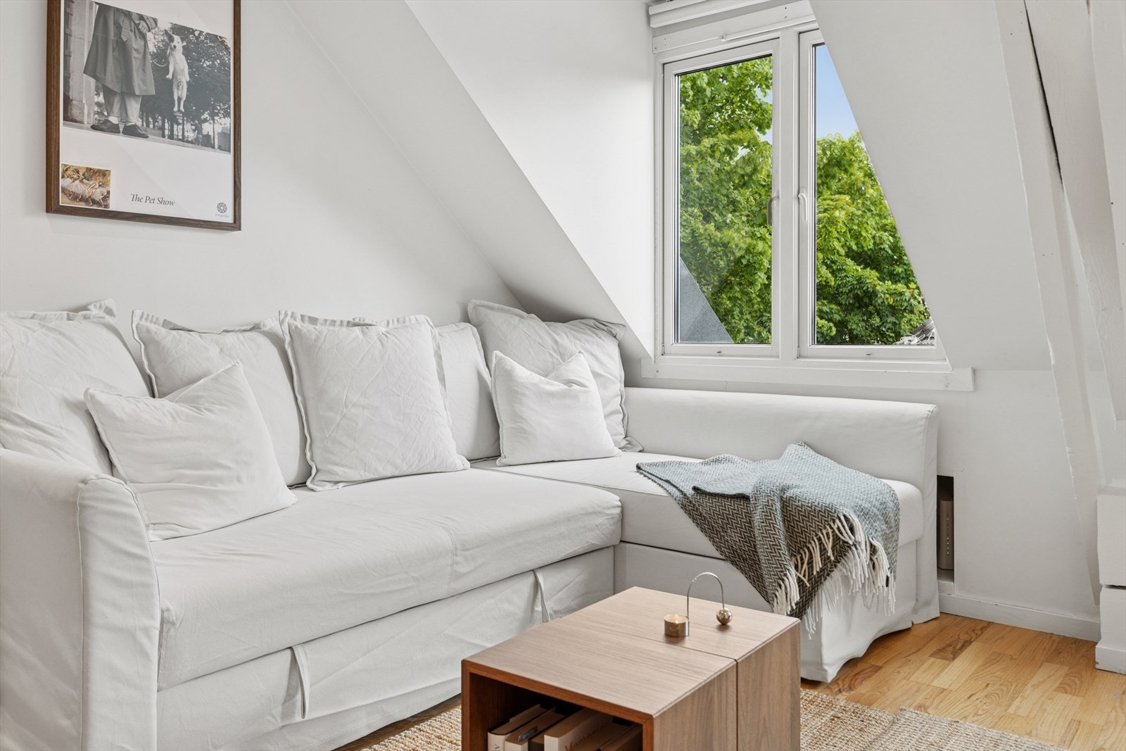 Her kan man flytte rett inn, både kjøle- og fryseskap samt vask/tørk kombimaskin medfølger handelen. Galleribilde