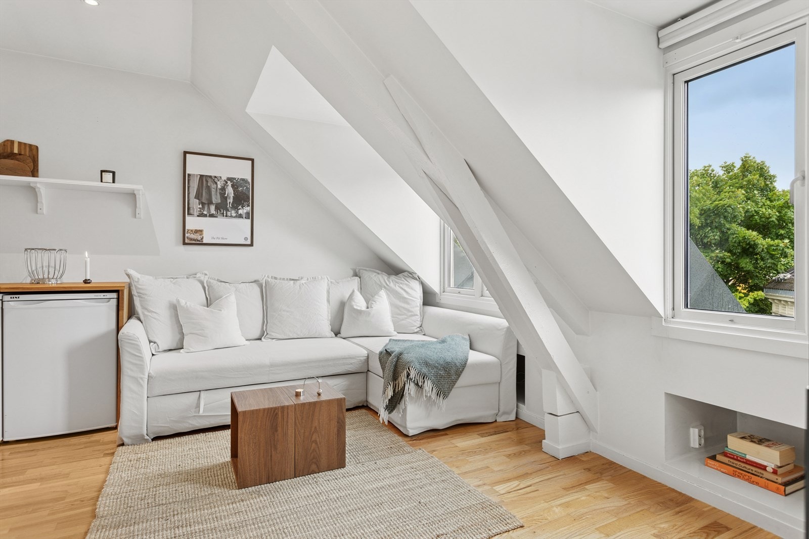 Leiligheten ligger i øverste etasje i bygget. Galleribilde