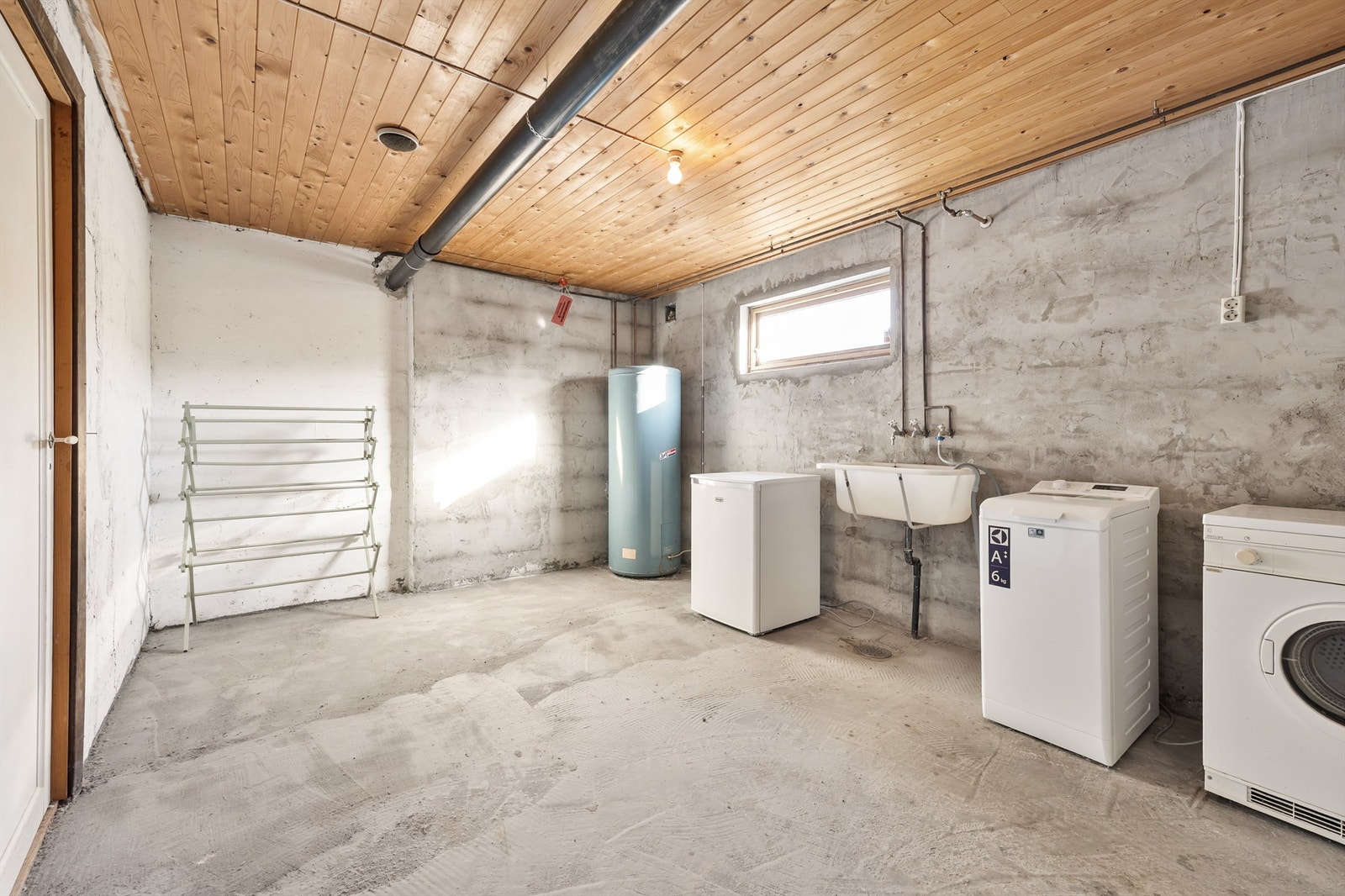 Rommene er blant annet brukt som vaskerom og bod til lagring og diverse. Galleribilde