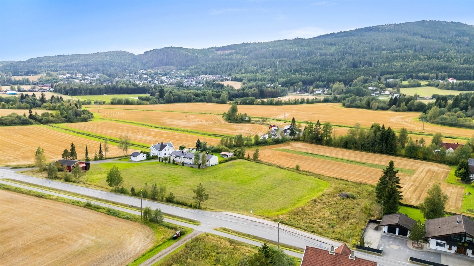 Det er kort vei til Åneby og Rotnes som tilbyr flere rekreasjonsmuligheter Galleribilde