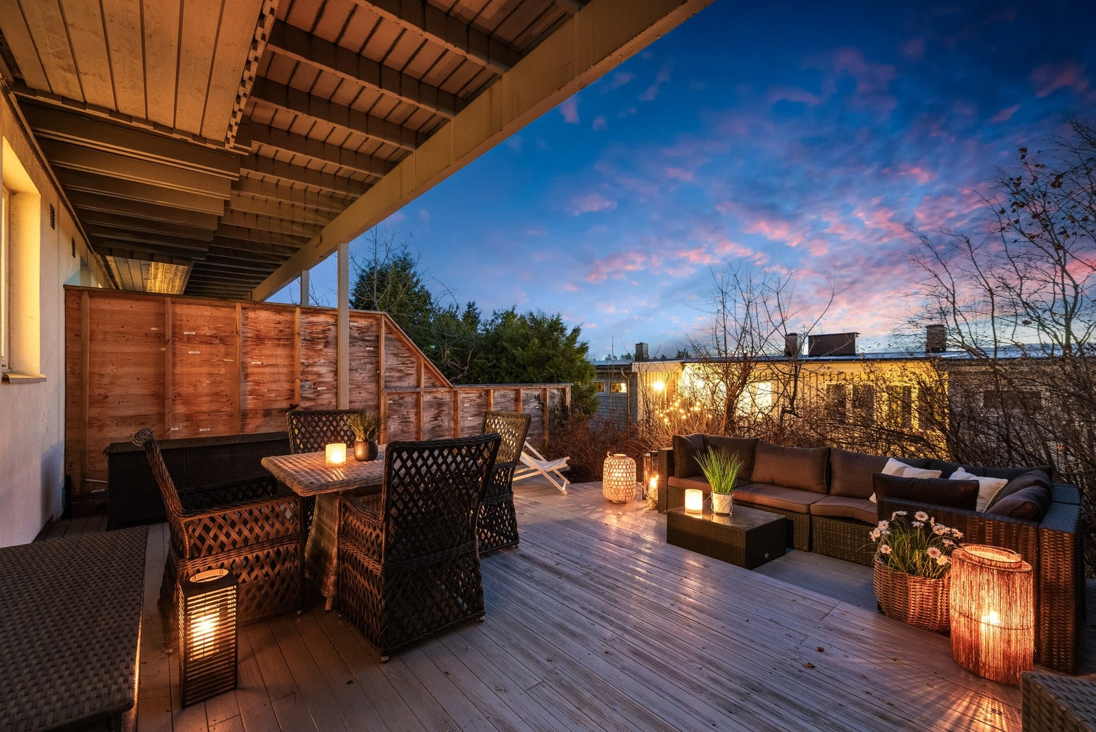 Fra rommet er det adkomst ut til terrassen på ca. 33 kvm. Galleribilde