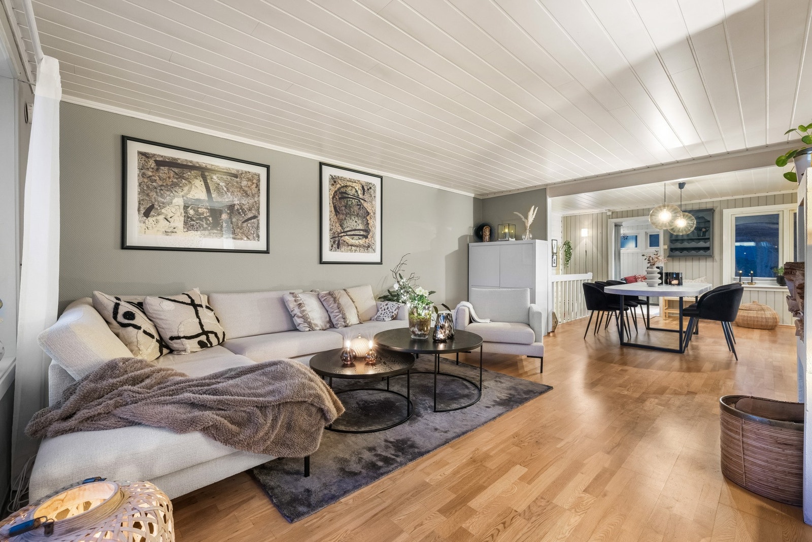 Fra stuen er det utgang til balkongen på ca. 11 kvm! Galleribilde