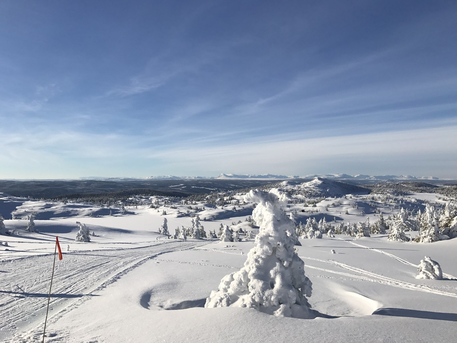 Løypene bringer en opp i fint fjellterreng med nydelig utsikt, her fra skiløypa på tur oppover mot Bjørgovarden. Galleribilde