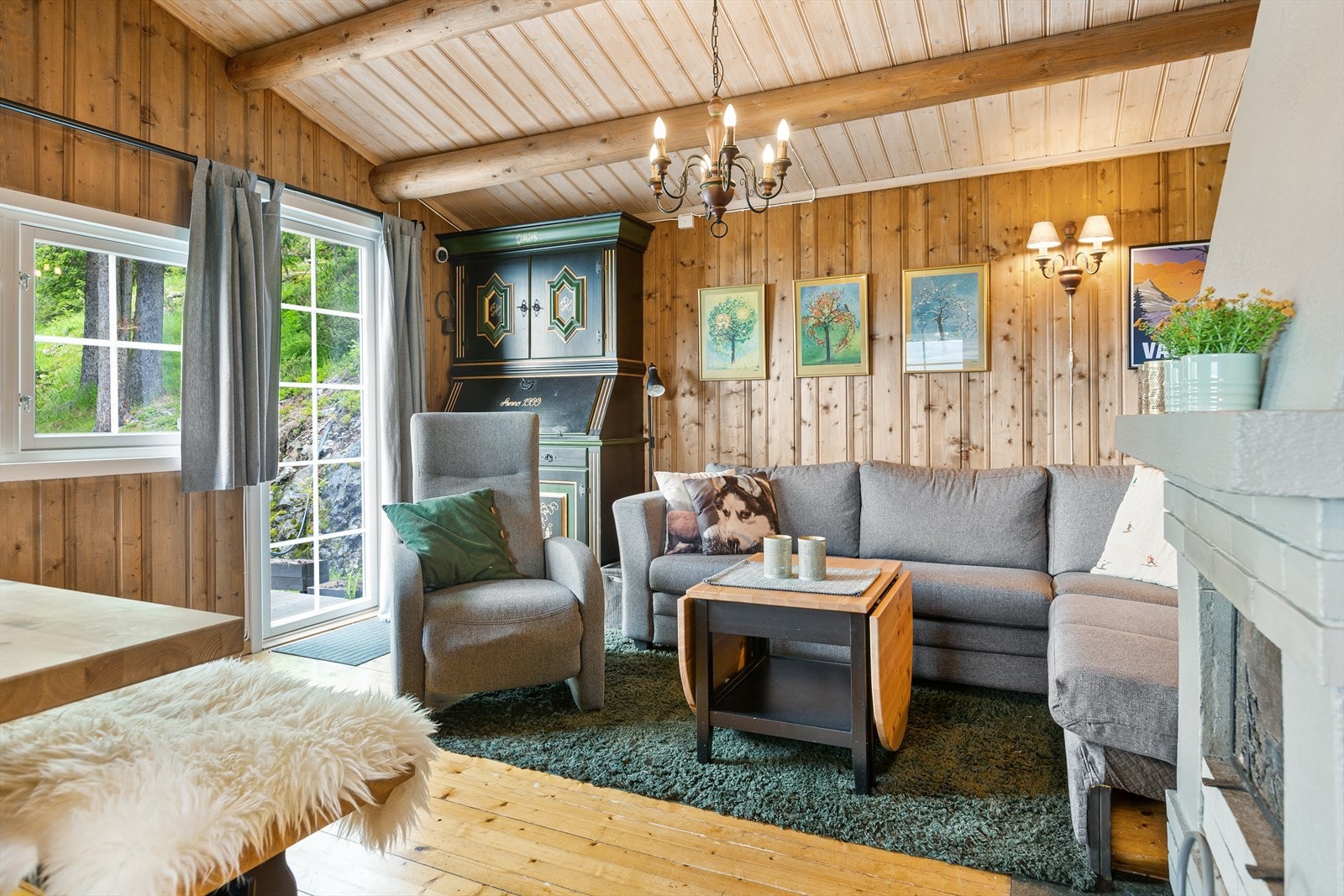 Fra stue er det utgang til den solrike terrassen! Galleribilde