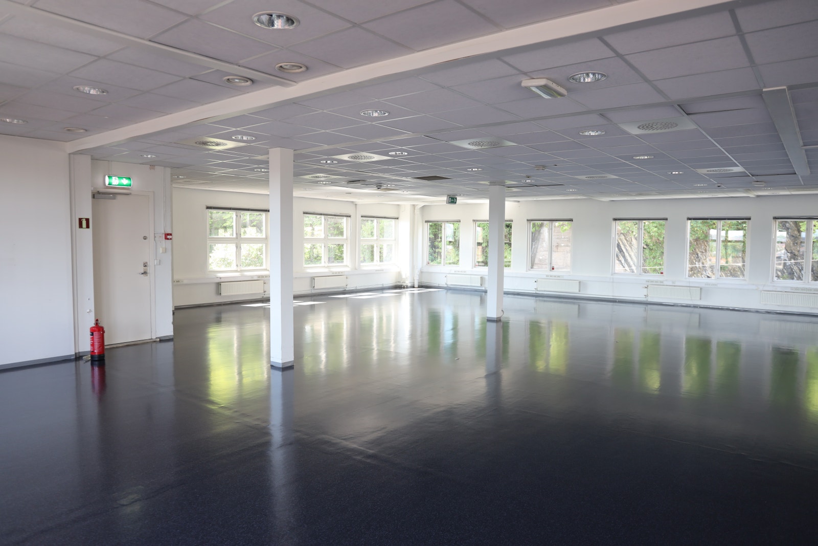 FRA ÅPENT AREAL Galleribilde